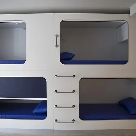 Cross (adults Only) Vandrarhem *