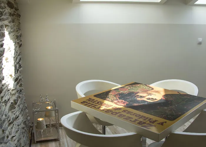 Albergue Cross (adults Only)
