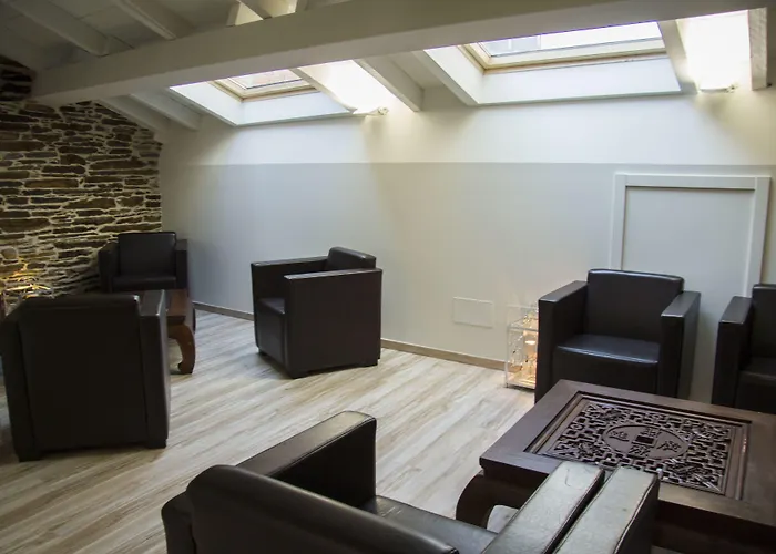 Cross (adults Only) Hostel *