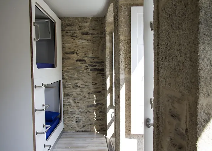 Albergue Cross (adults Only)
