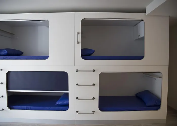 Cross (adults Only) Hostel *