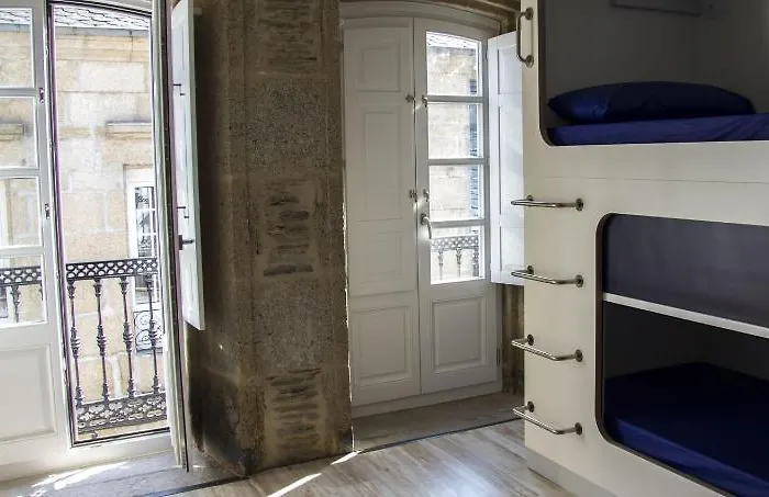 Hostel Cross (adults Only)